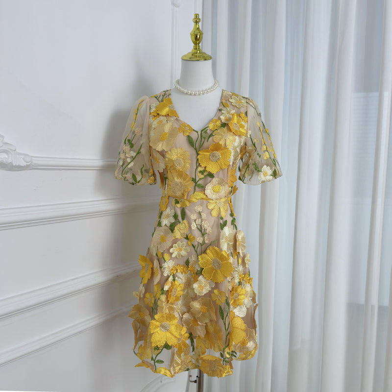 Meizhonggong boutique color handmade three-dimensional embroidered puff sleeve French pendulum dress