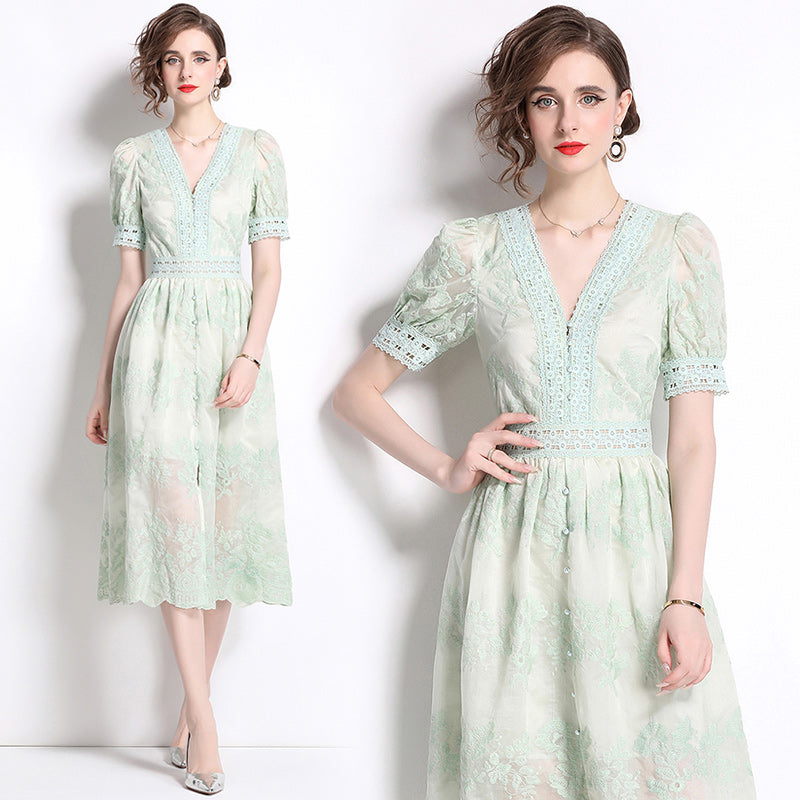 Original Design: Spring/Summer Embroidered V-neck Dress with Lace and Lace Charm Slimming Skirt