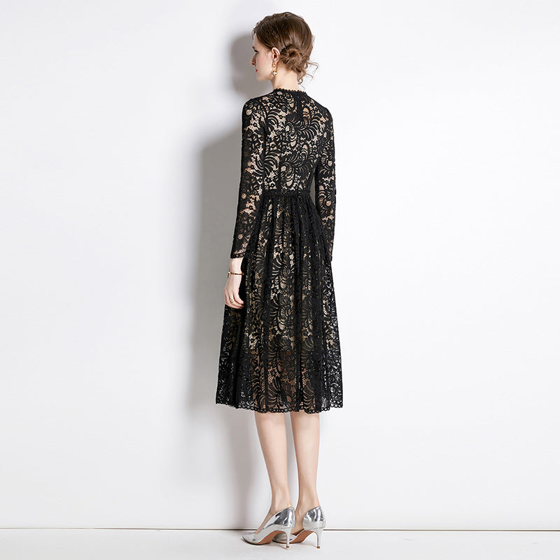 Original design for spring and summer lace slim fit lace dress with a slimming and age reducing mid length skirt for women