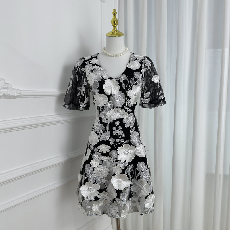 Meizhonggong boutique color handmade three-dimensional embroidered puff sleeve French pendulum dress