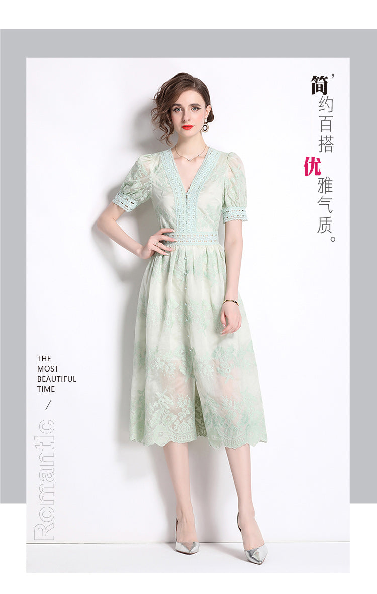 Original Design: Spring/Summer Embroidered V-neck Dress with Lace and Lace Charm Slimming Skirt