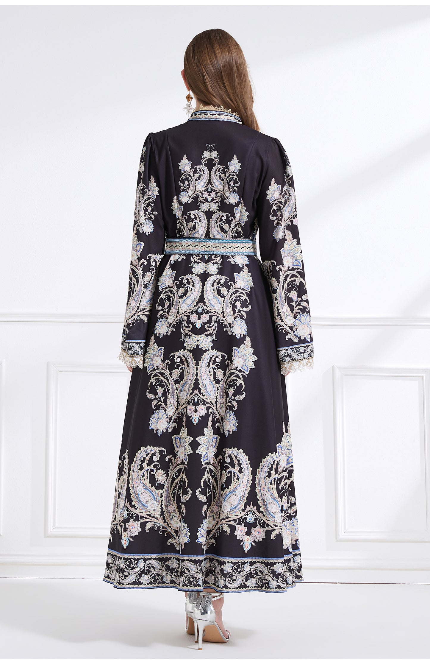 Original design - a court-style retro stand-up collar lace print tunic with a large hem waist
