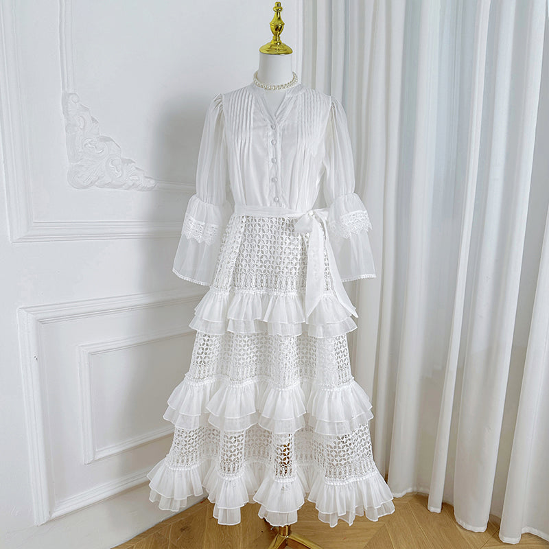 French retro court-style cut-out lace patchwork with fungus trim and flared sleeves at the waist
