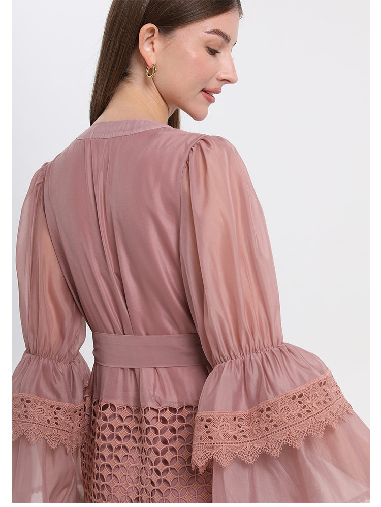 French retro court-style cut-out lace patchwork with fungus trim and flared sleeves at the waist