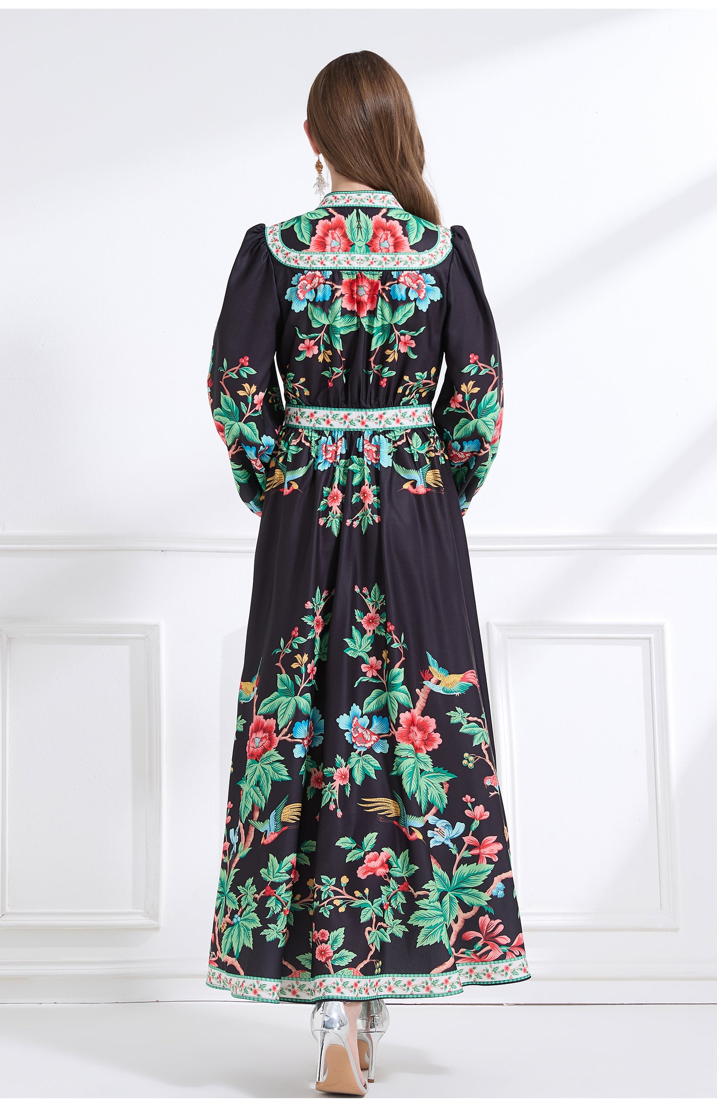 Original design Spring/summer resort-style V-neck, linen, floral, printed, balloon-sleeved, waist-cinching, ruffled maxi skirt