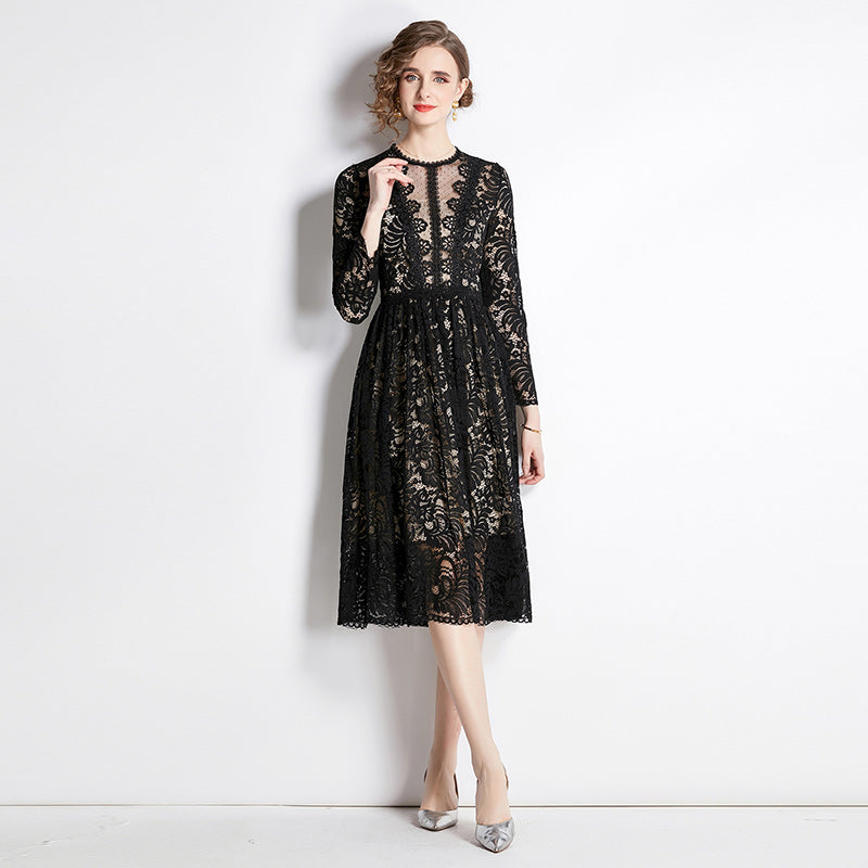 Original design for spring and summer lace slim fit lace dress with a slimming and age reducing mid length skirt for women