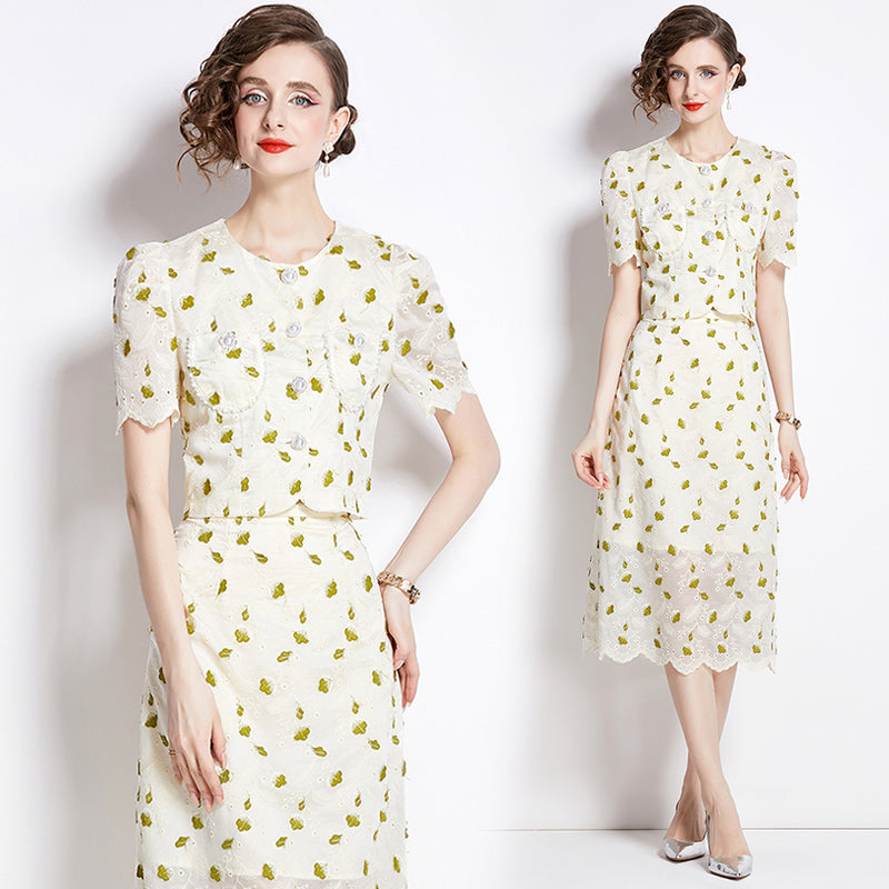 Original design high-end temperament paired with half skirt two-piece set, small fragrance fashion set