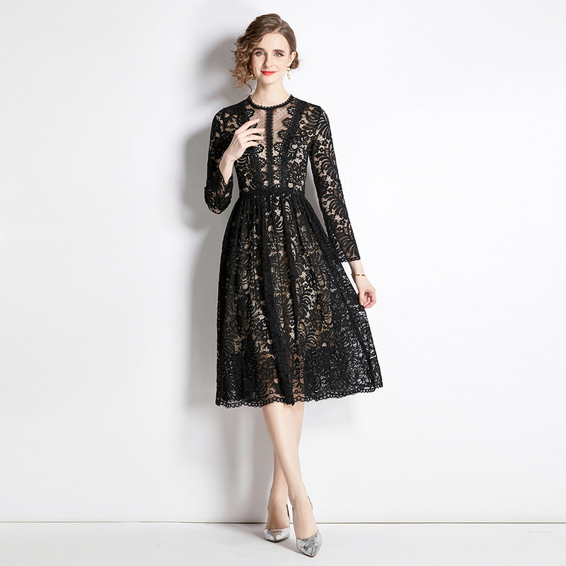 Original design for spring and summer lace slim fit lace dress with a slimming and age reducing mid length skirt for women