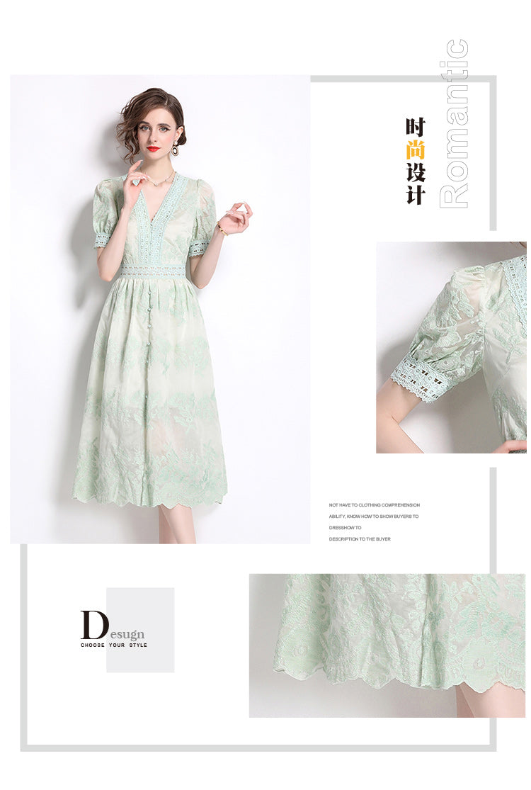 Original Design: Spring/Summer Embroidered V-neck Dress with Lace and Lace Charm Slimming Skirt