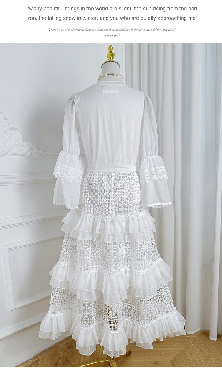 French retro court-style cut-out lace patchwork with fungus trim and flared sleeves at the waist