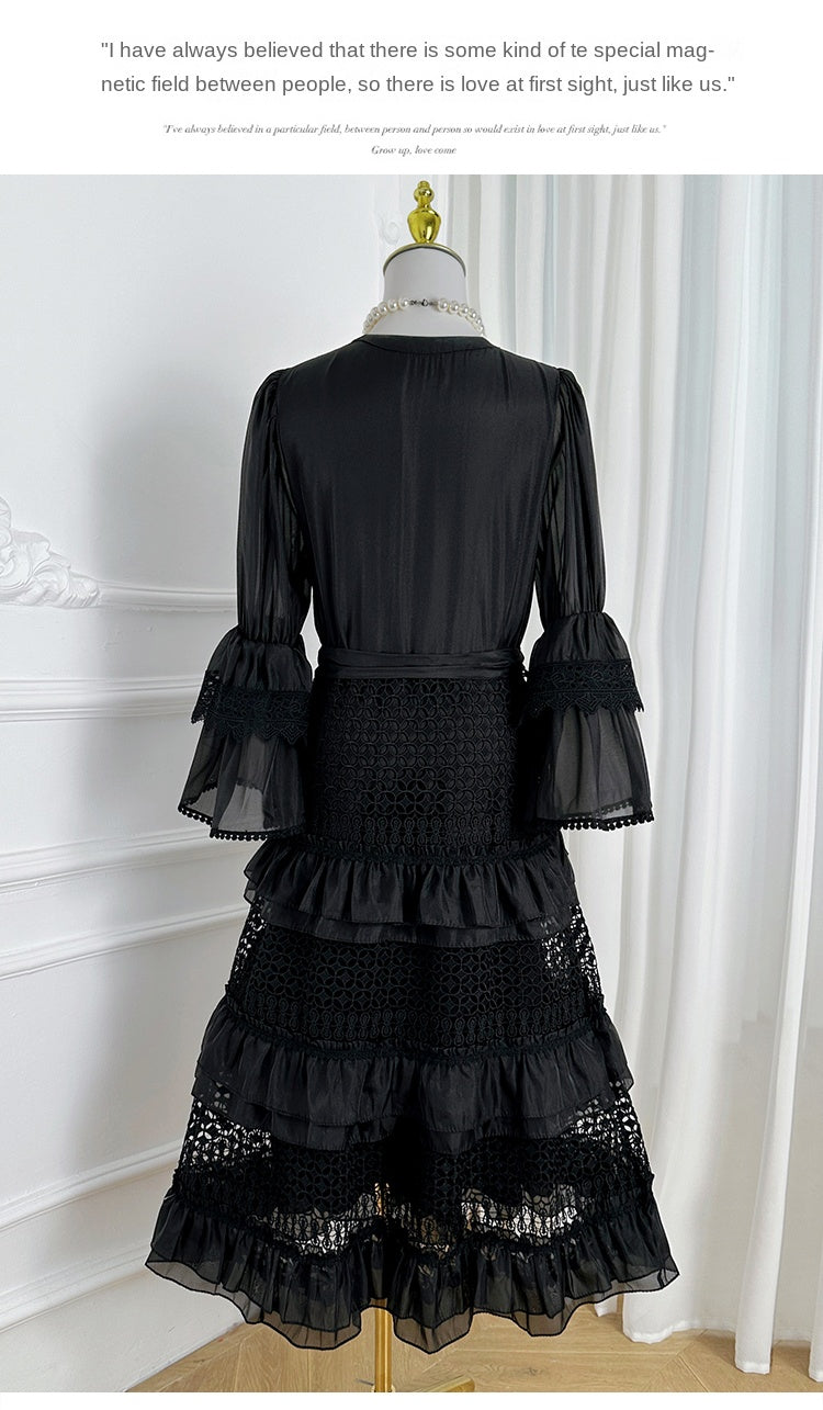 French retro court-style cut-out lace patchwork with fungus trim and flared sleeves at the waist