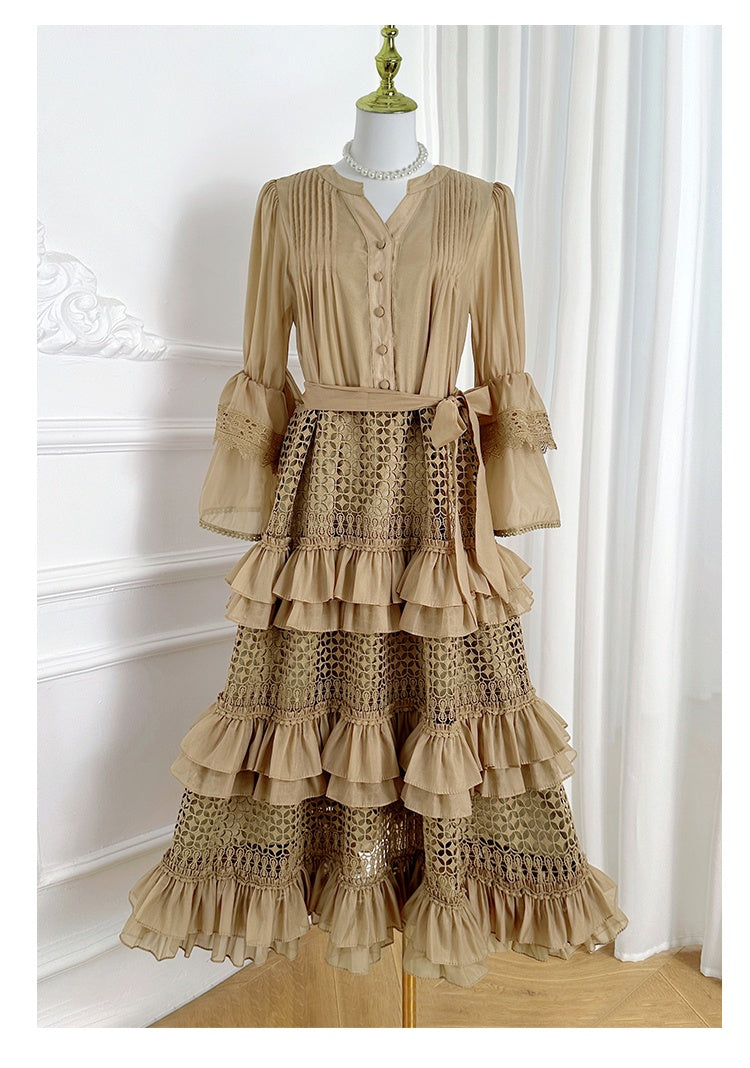 French retro court-style cut-out lace patchwork with fungus trim and flared sleeves at the waist