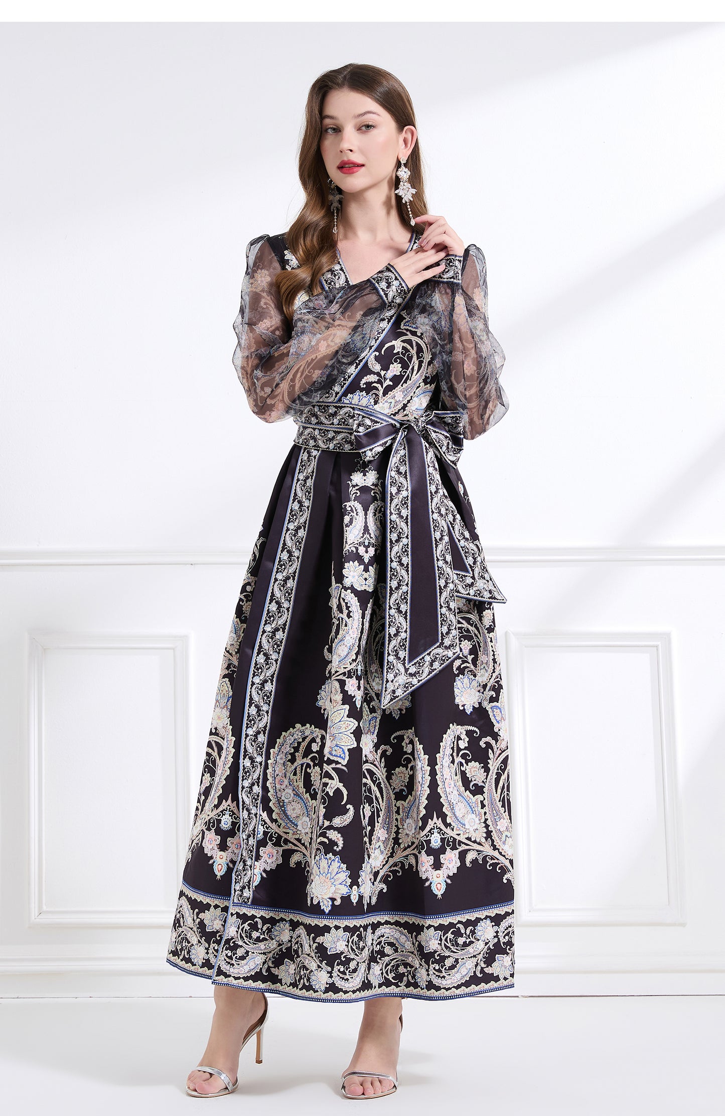 Original design - spring/summer resort-style lace-up wrap skirt, balloon sleeves, cross collar print, wide hem ruffle skirt