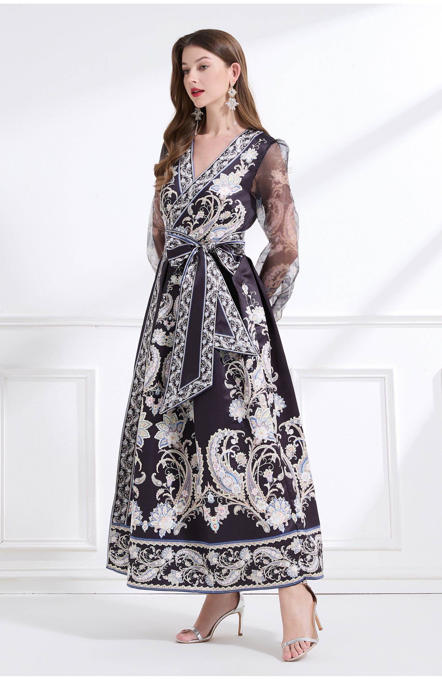 Original design - spring/summer resort-style lace-up wrap skirt, balloon sleeves, cross collar print, wide hem ruffle skirt