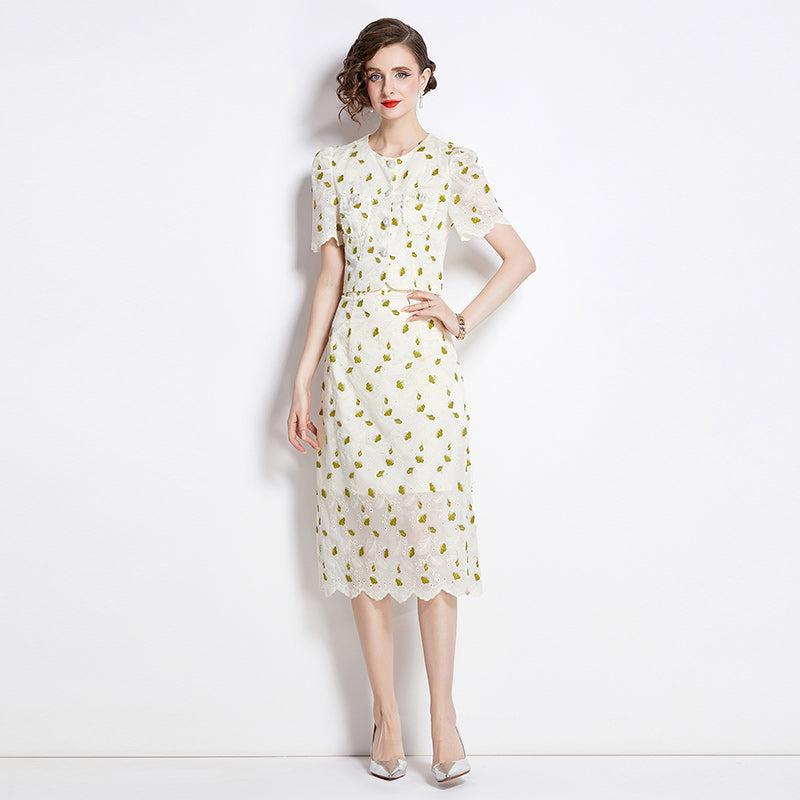 Original design high-end temperament paired with half skirt two-piece set, small fragrance fashion set