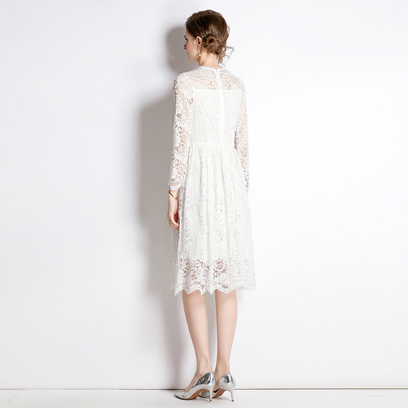 Original design for spring and summer lace slim fit lace dress with a slimming and age reducing mid length skirt for women