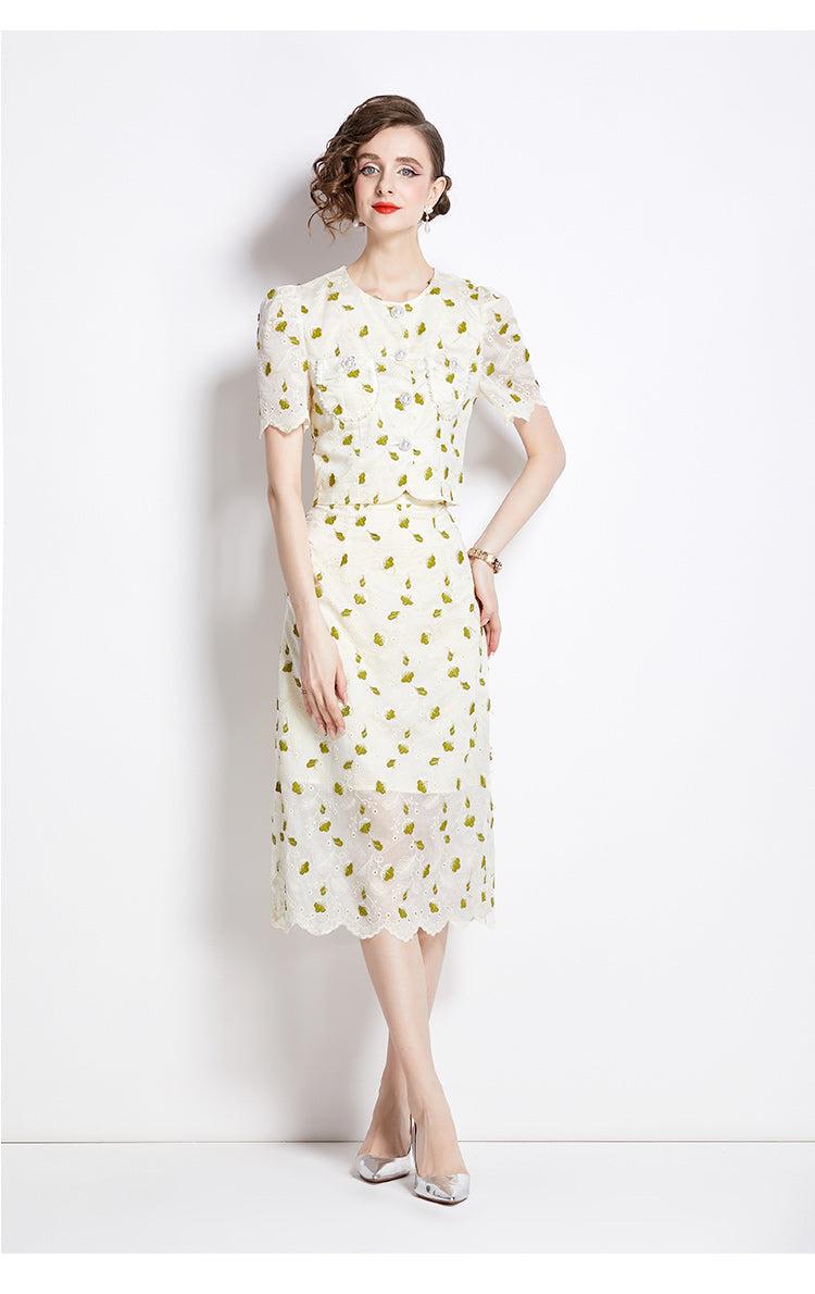 Original design high-end temperament paired with half skirt two-piece set, small fragrance fashion set