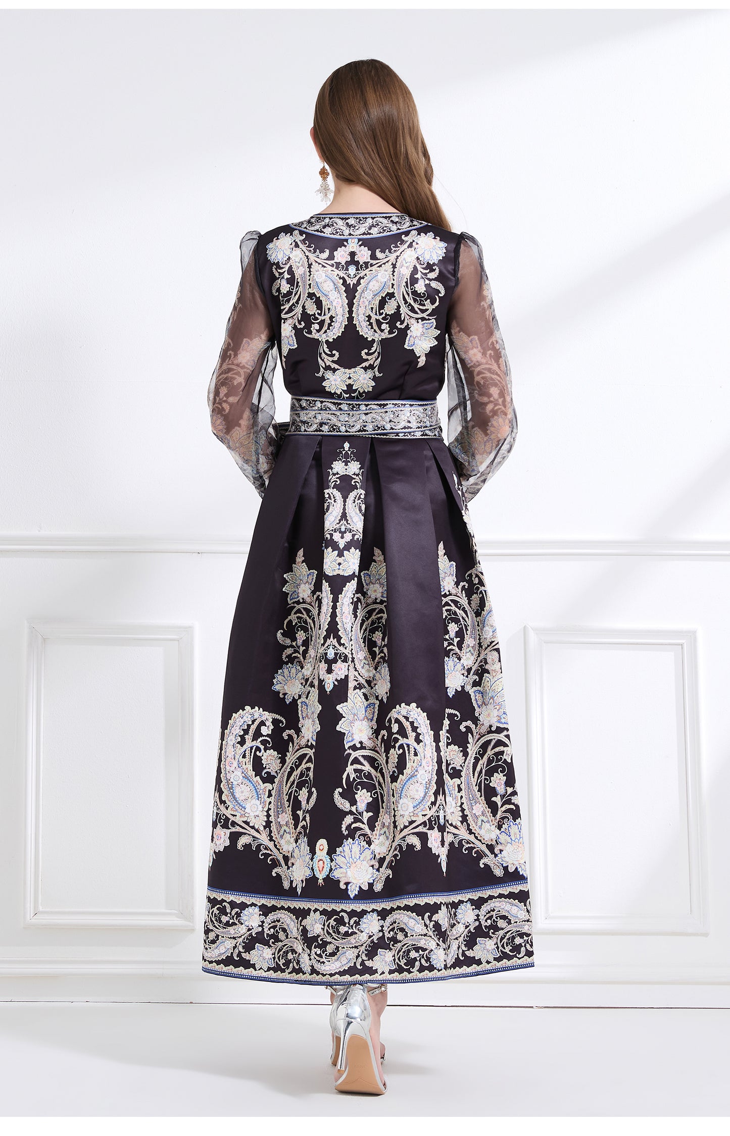 Original design - spring/summer resort-style lace-up wrap skirt, balloon sleeves, cross collar print, wide hem ruffle skirt