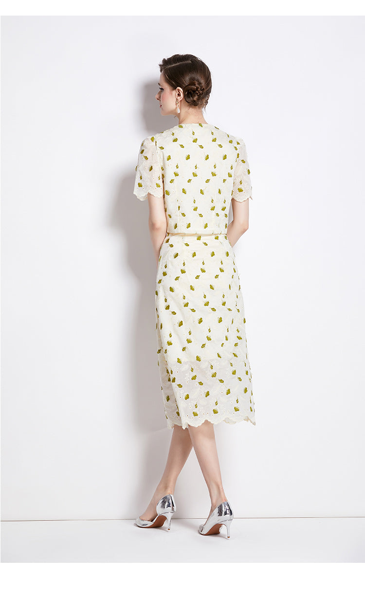 Original design high-end temperament paired with half skirt two-piece set, small fragrance fashion set