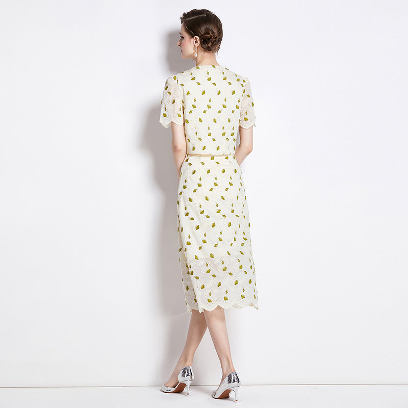 Original design high-end temperament paired with half skirt two-piece set, small fragrance fashion set