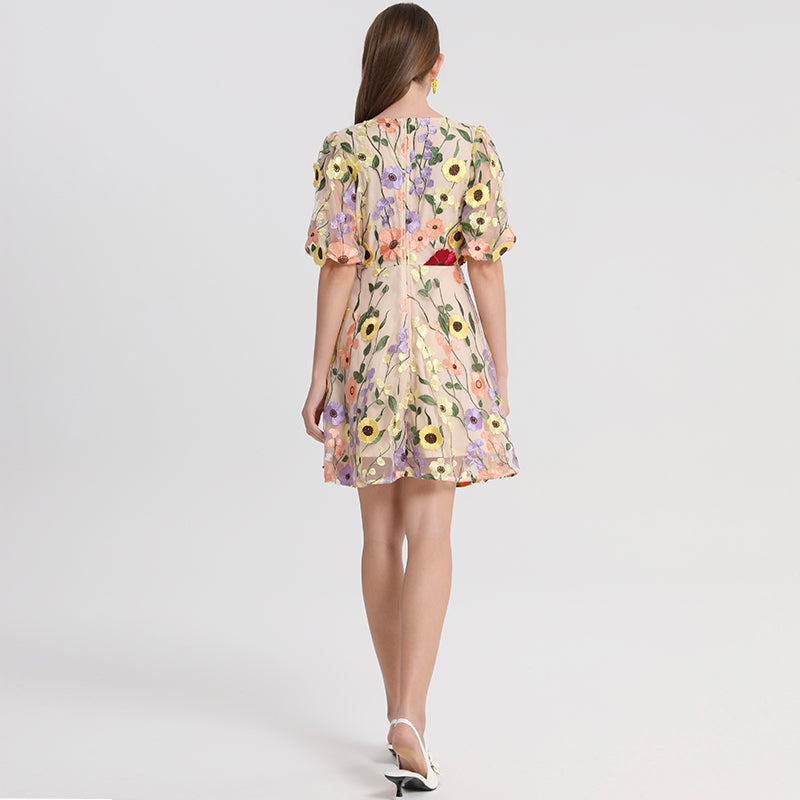 Original Design Heavy Industry Boutique Color Handmade 3D Embroidered Bubble Sleeve French Pendant Dress